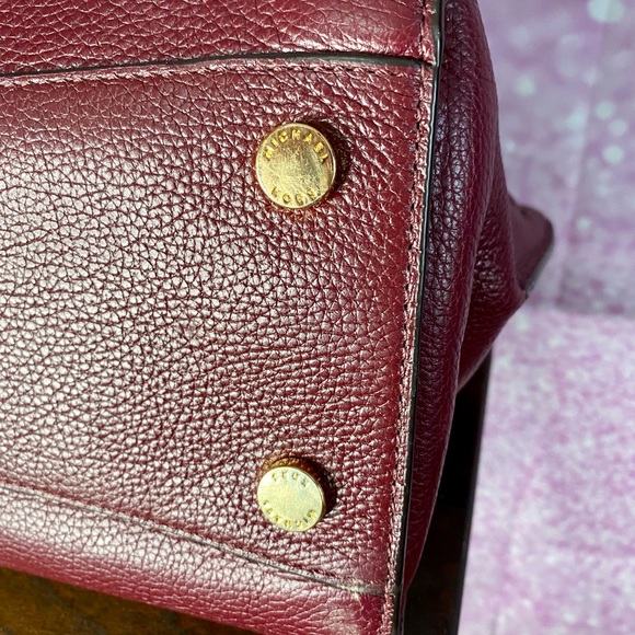 💃HP💃!Micheal Kors Hamilton, dust bag, shoulder strap never used, lock and key - Picture 9 of 15